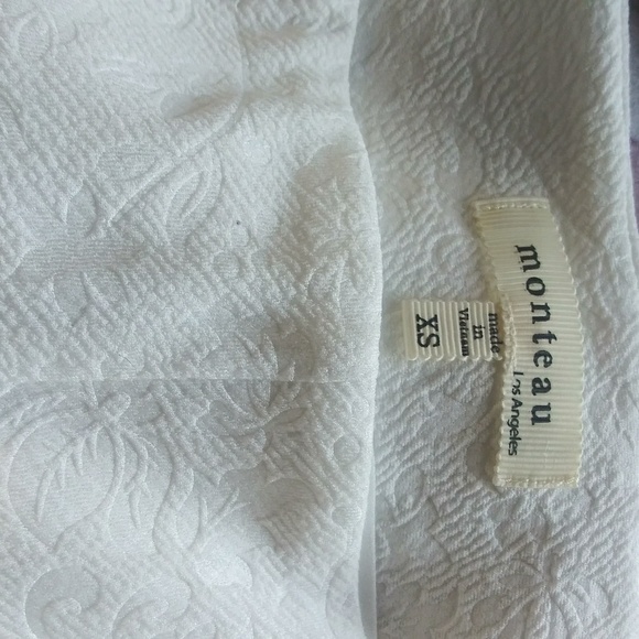 White scalloped high waisted shorts xs - Picture 2 of 4